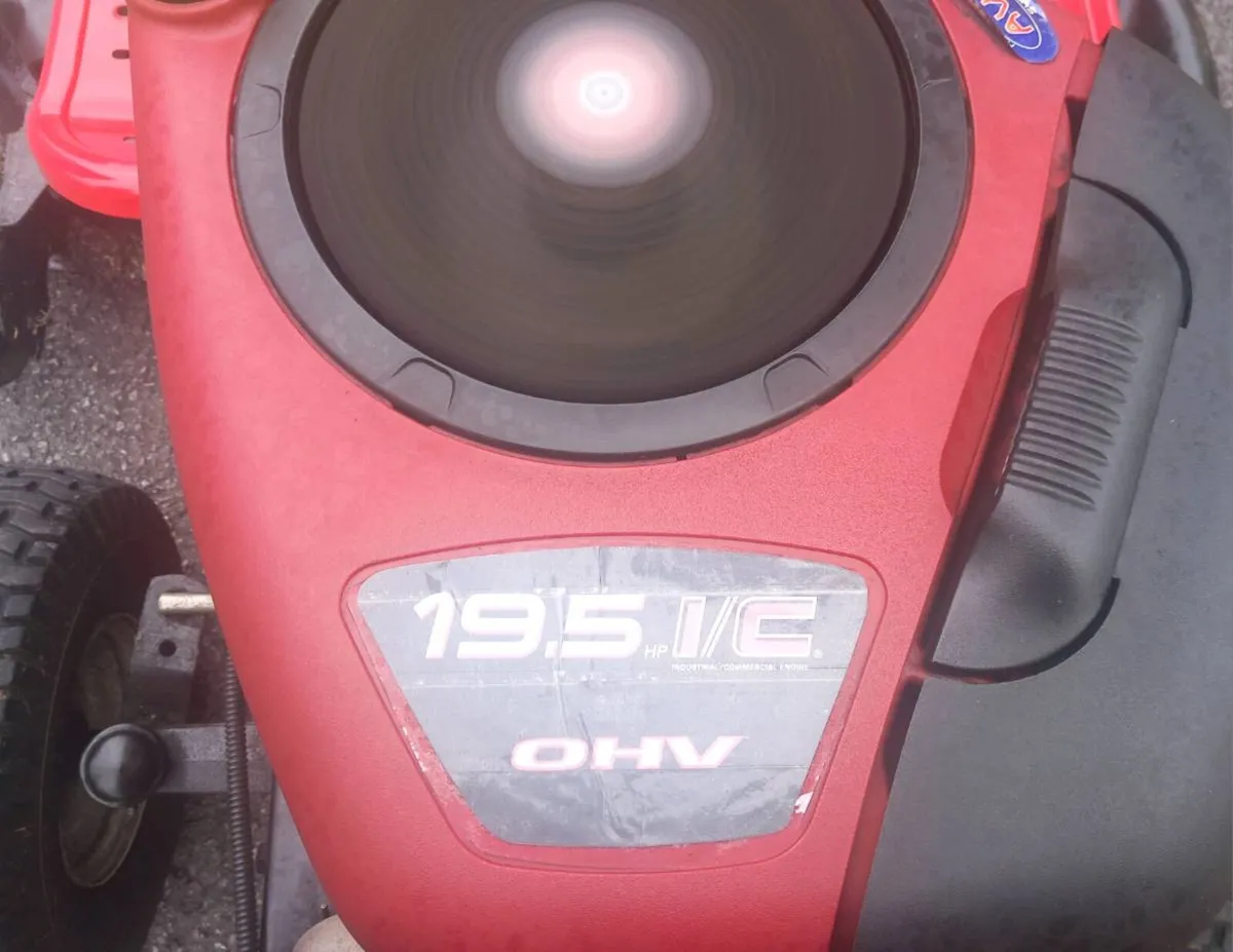 Ride on lawnmower - Image 4