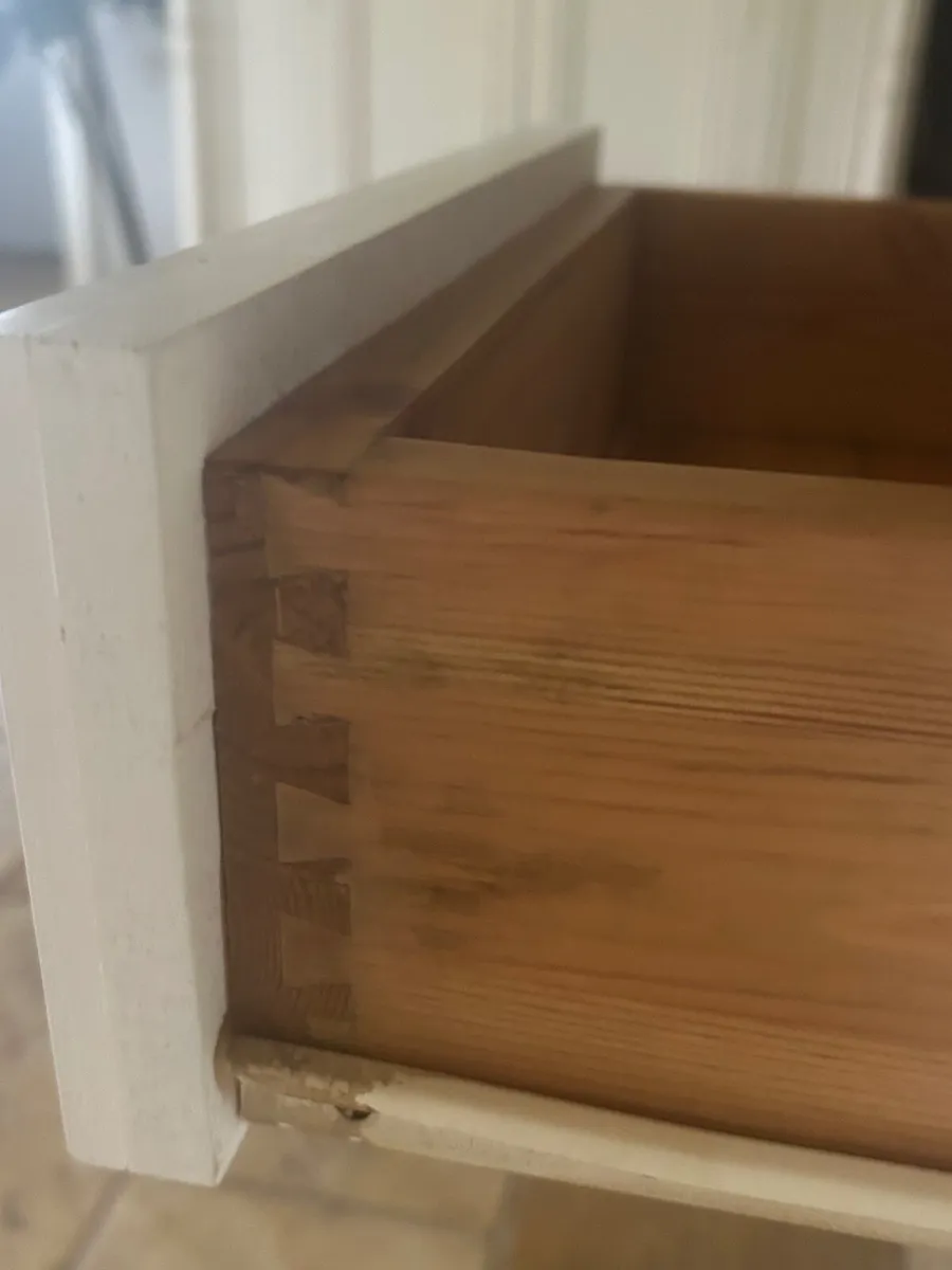 Dresser - Image 3