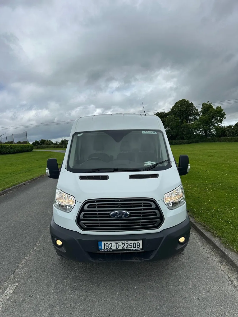 Ford Transit Trend 350  2019 - Image 2