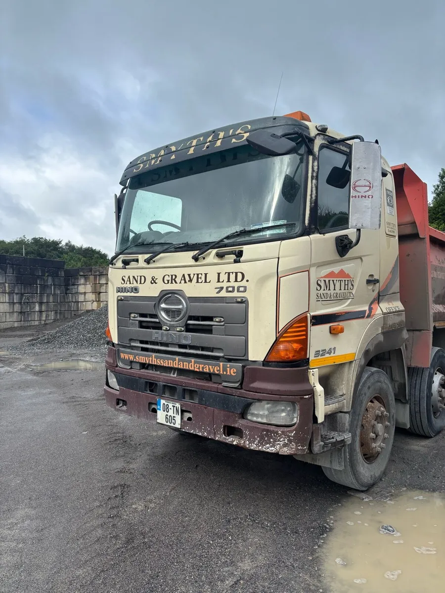 Hino tipper - Image 1