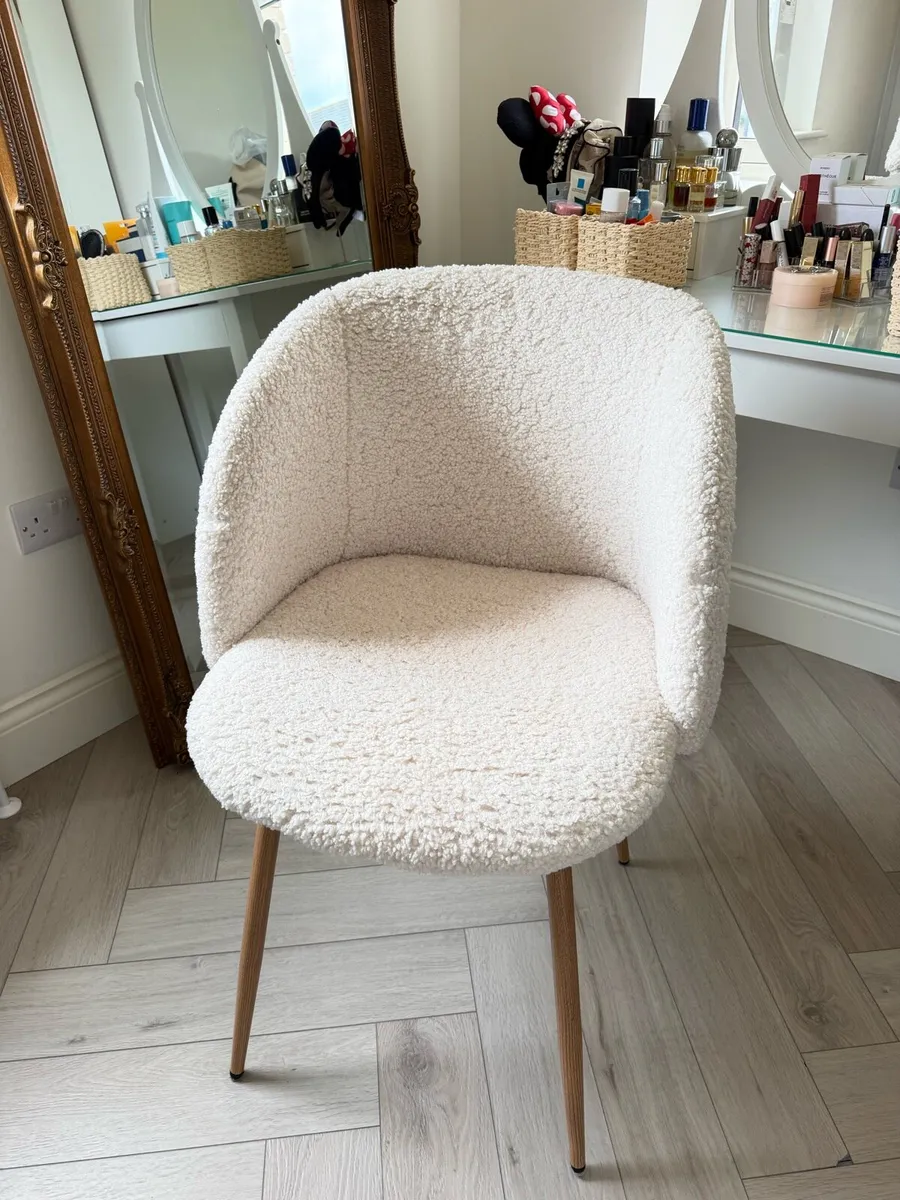Vanity Chair - Image 1