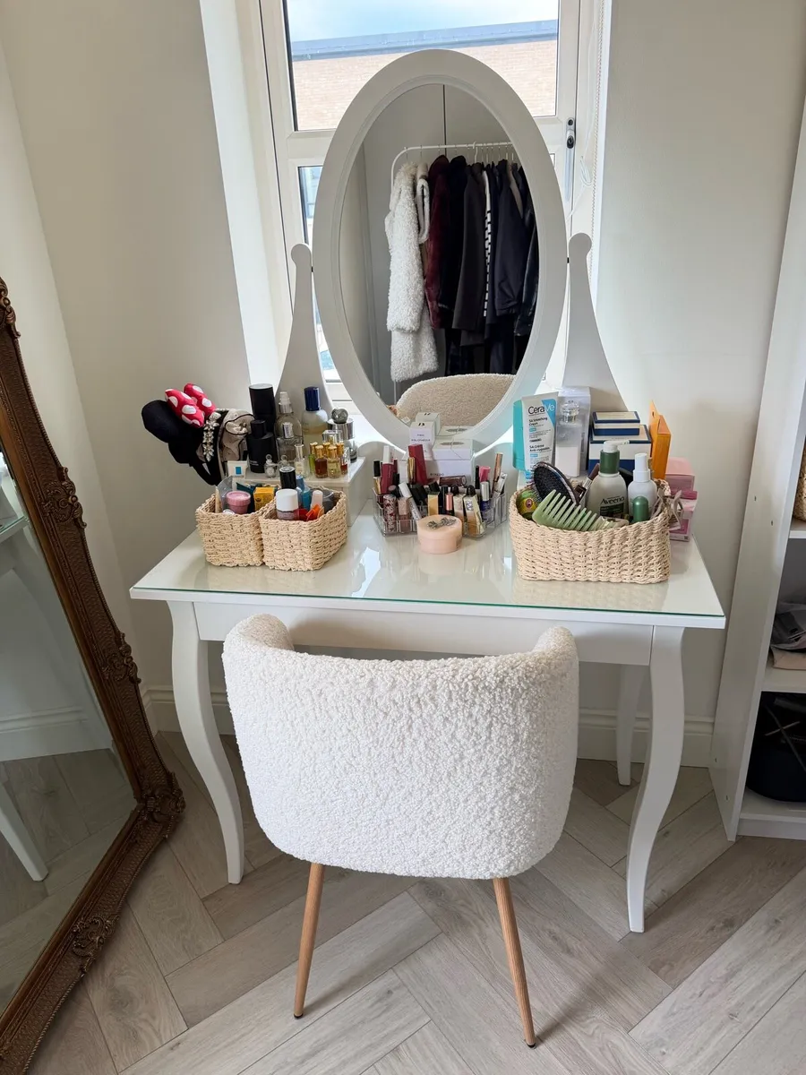 Vanity Chair - Image 3