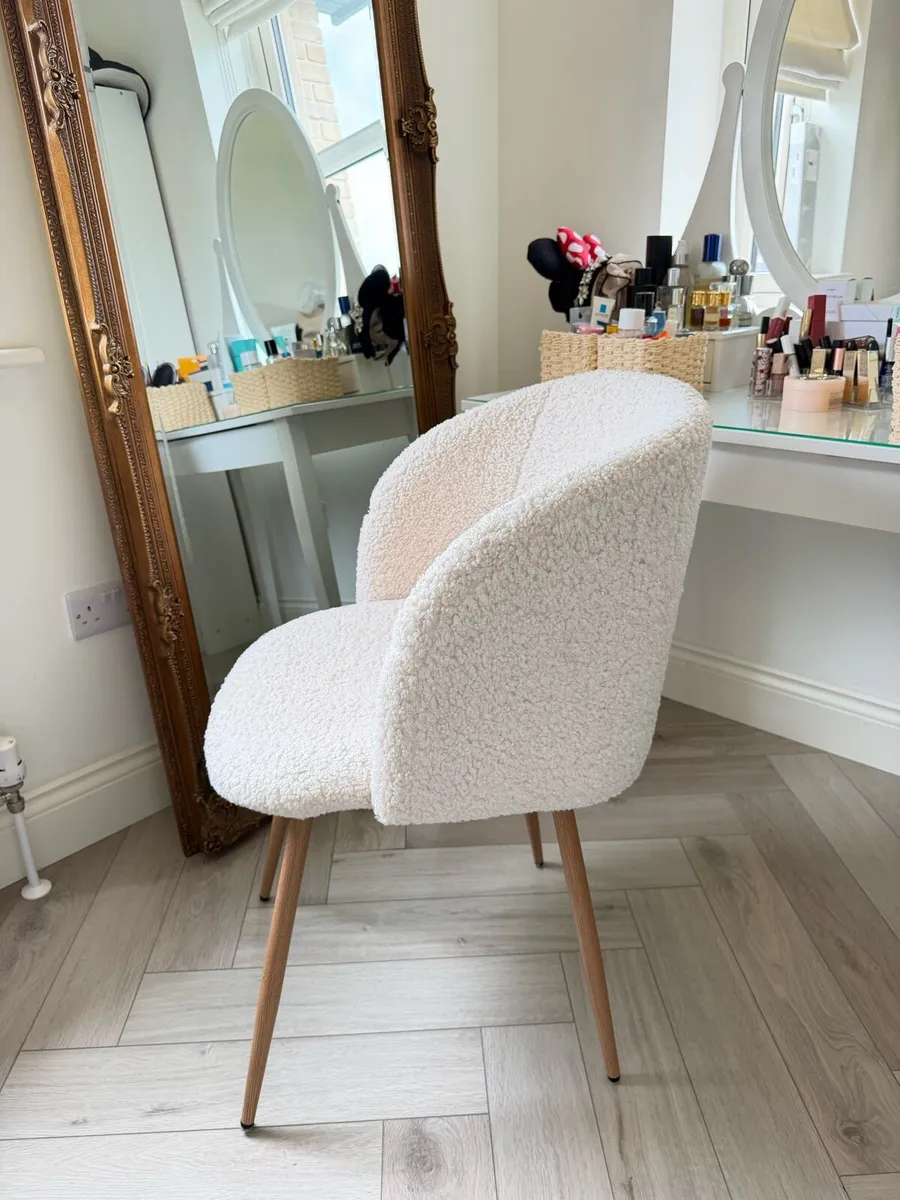 Vanity Chair - Image 4