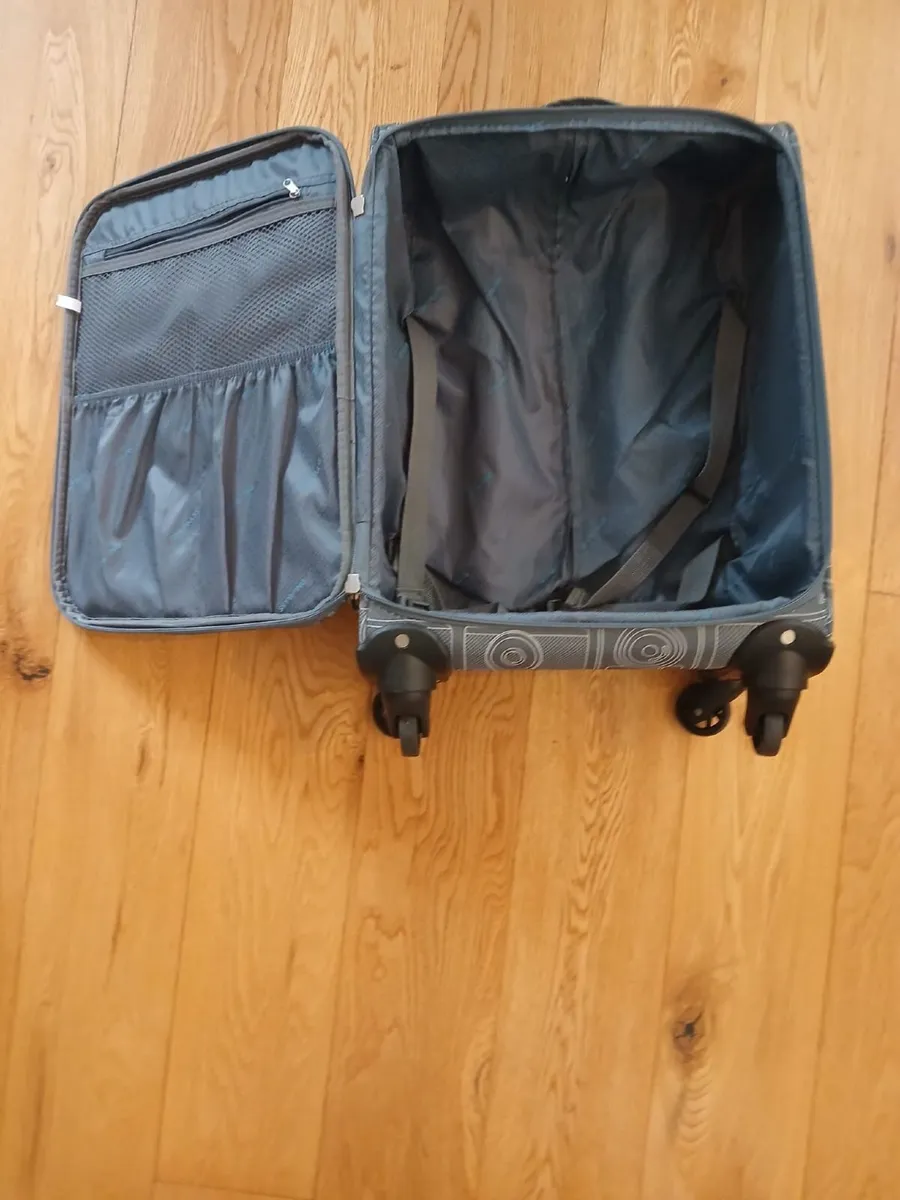 High Quality Suitcases for sale - Image 3