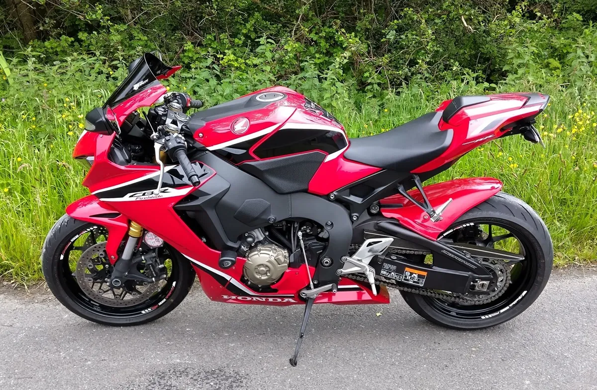 2019 Honda CBR1000RR Fireblade - Image 3