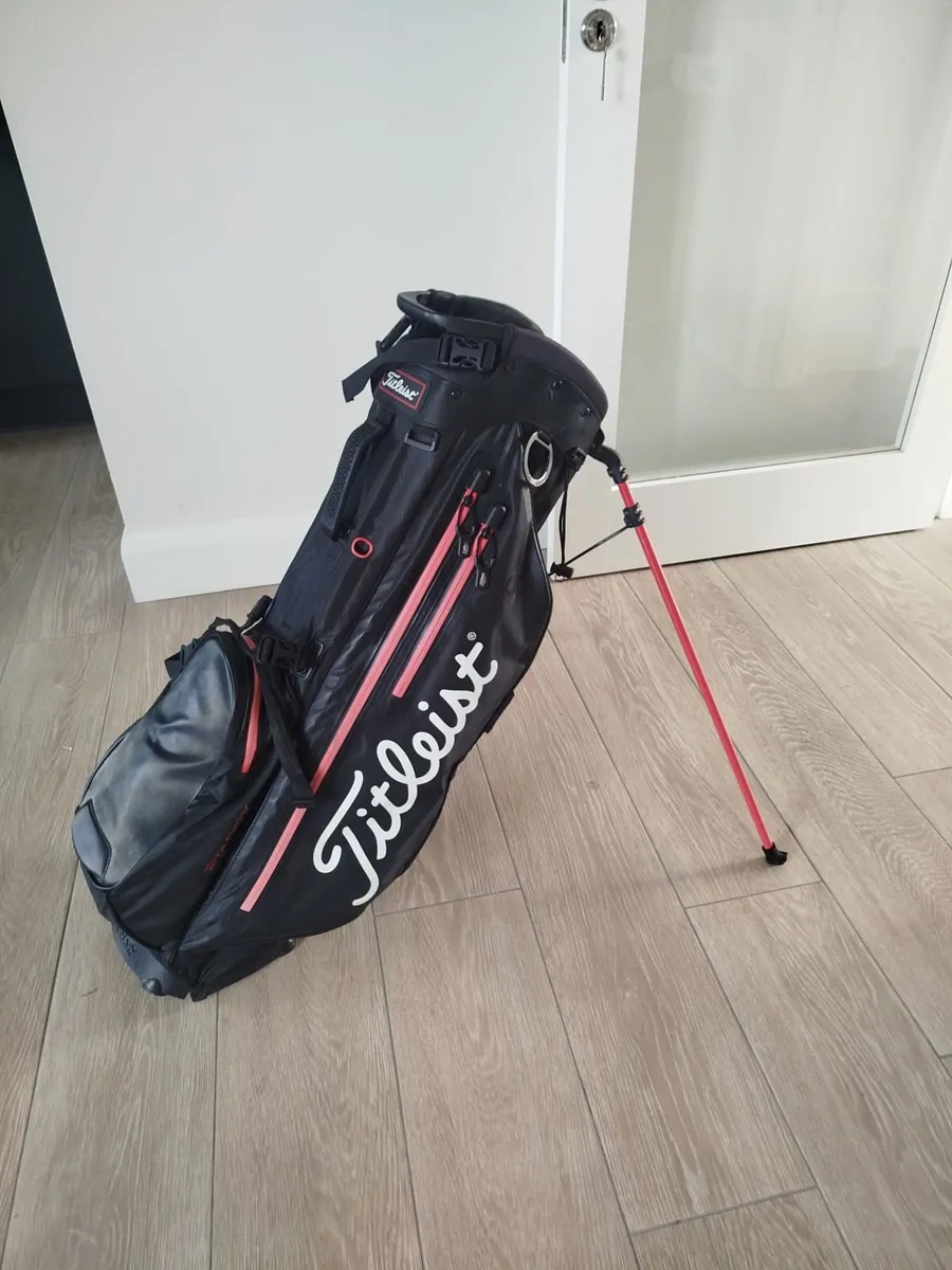 Titleist Stadry Stand Bag - Image 1