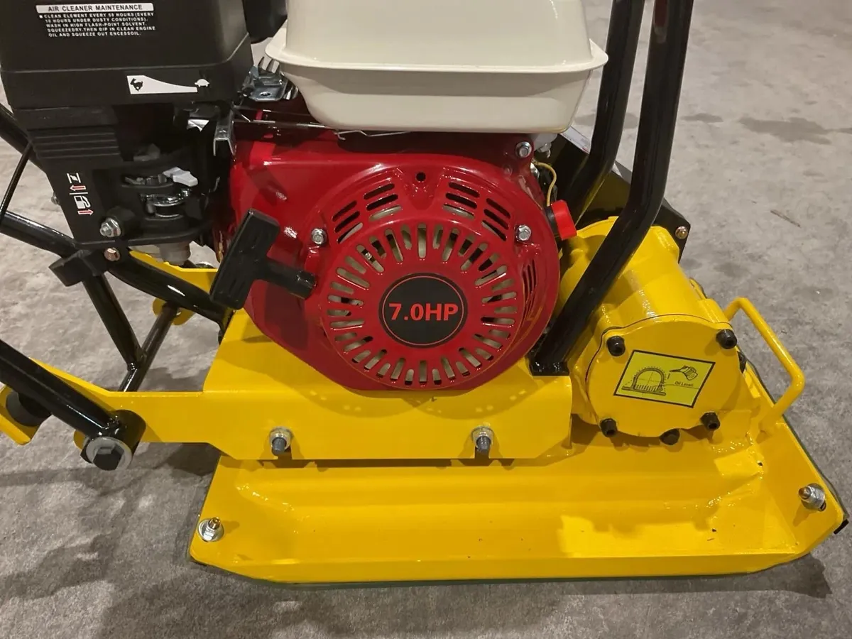 BRAND NEW PETROL WACKER PLATE - Image 4