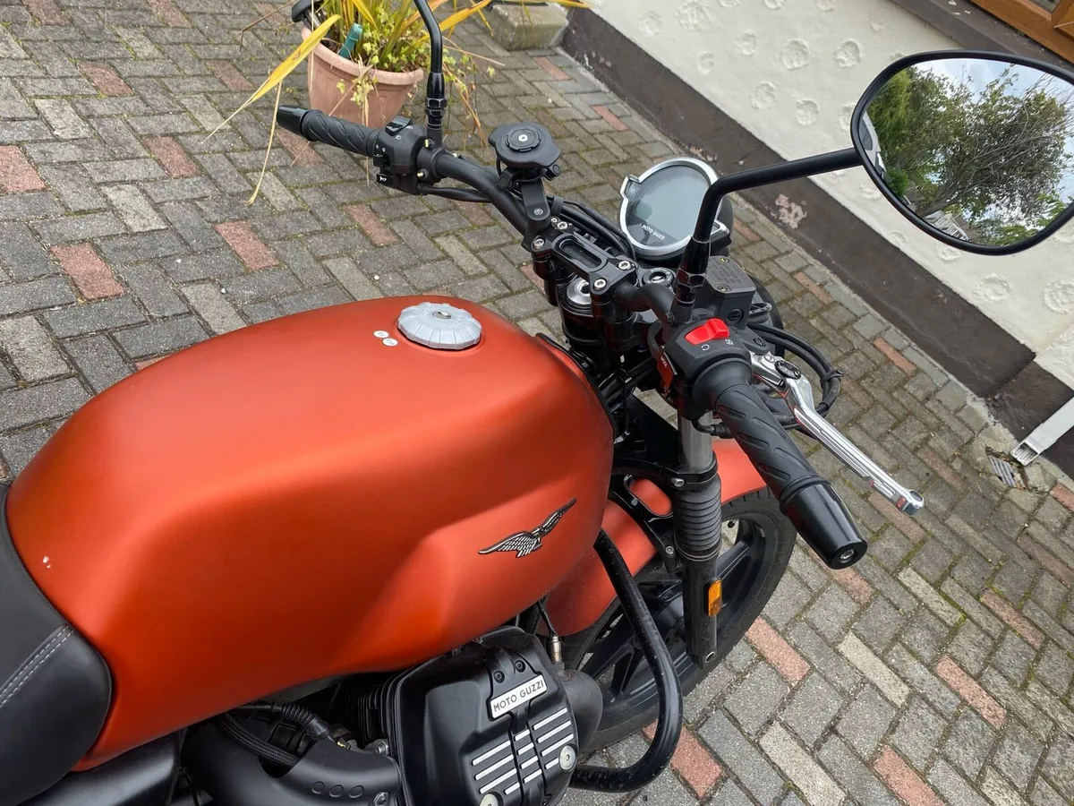 Moto guzzi v7 - Image 3