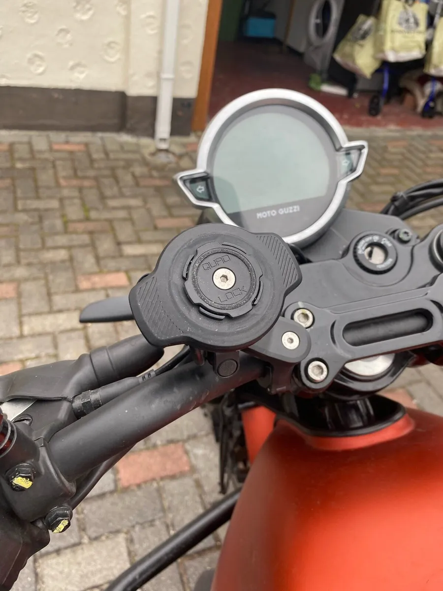 Moto guzzi v7 - Image 4