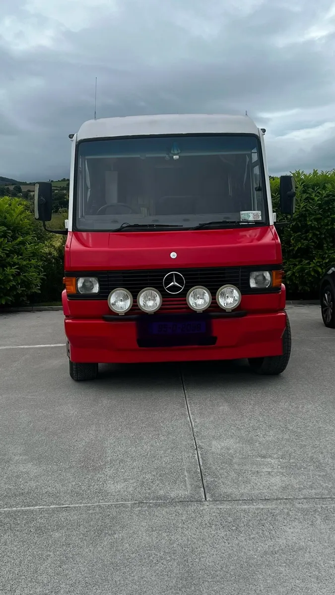 Mercedes 709 camper van - Image 2
