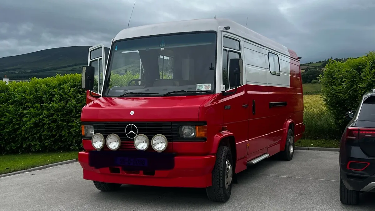 Mercedes 709 camper van - Image 3