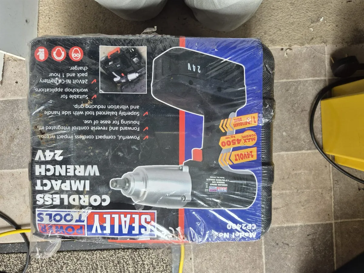 Makita heavy duty 3/4" impact wrench 110v - Image 4