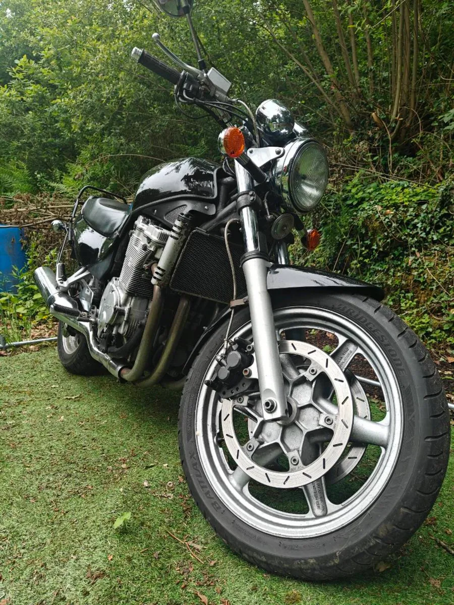 Suzuki GSX 1100 G - Image 2