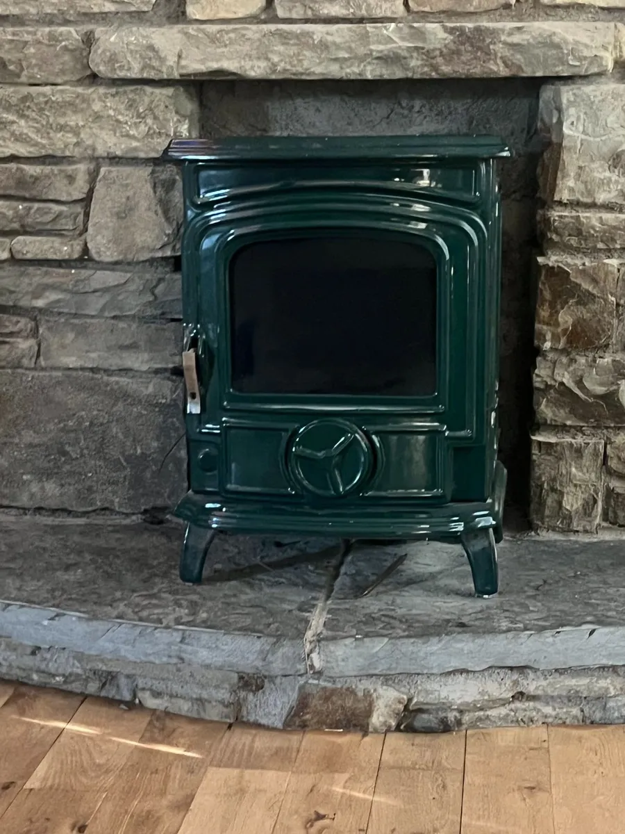 Stove Oil Burning Stanley Oisin - Image 1