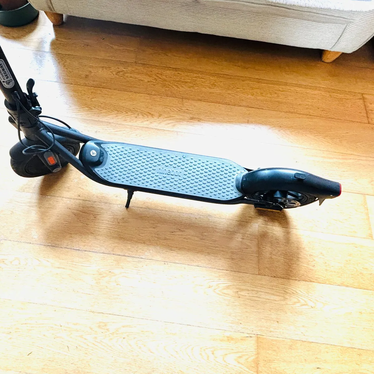 Segway Ninebot E Scooter - Image 1