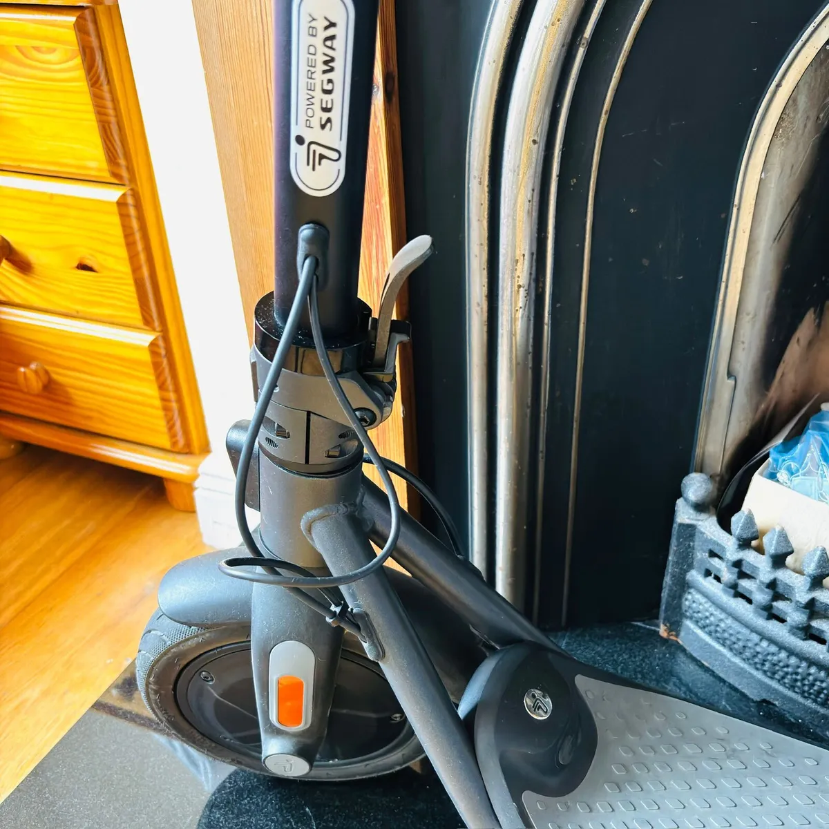 Segway Ninebot E Scooter - Image 2
