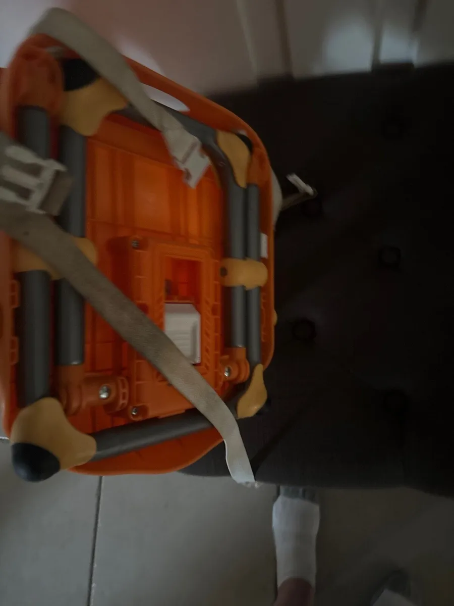 Portable high chair - Image 2
