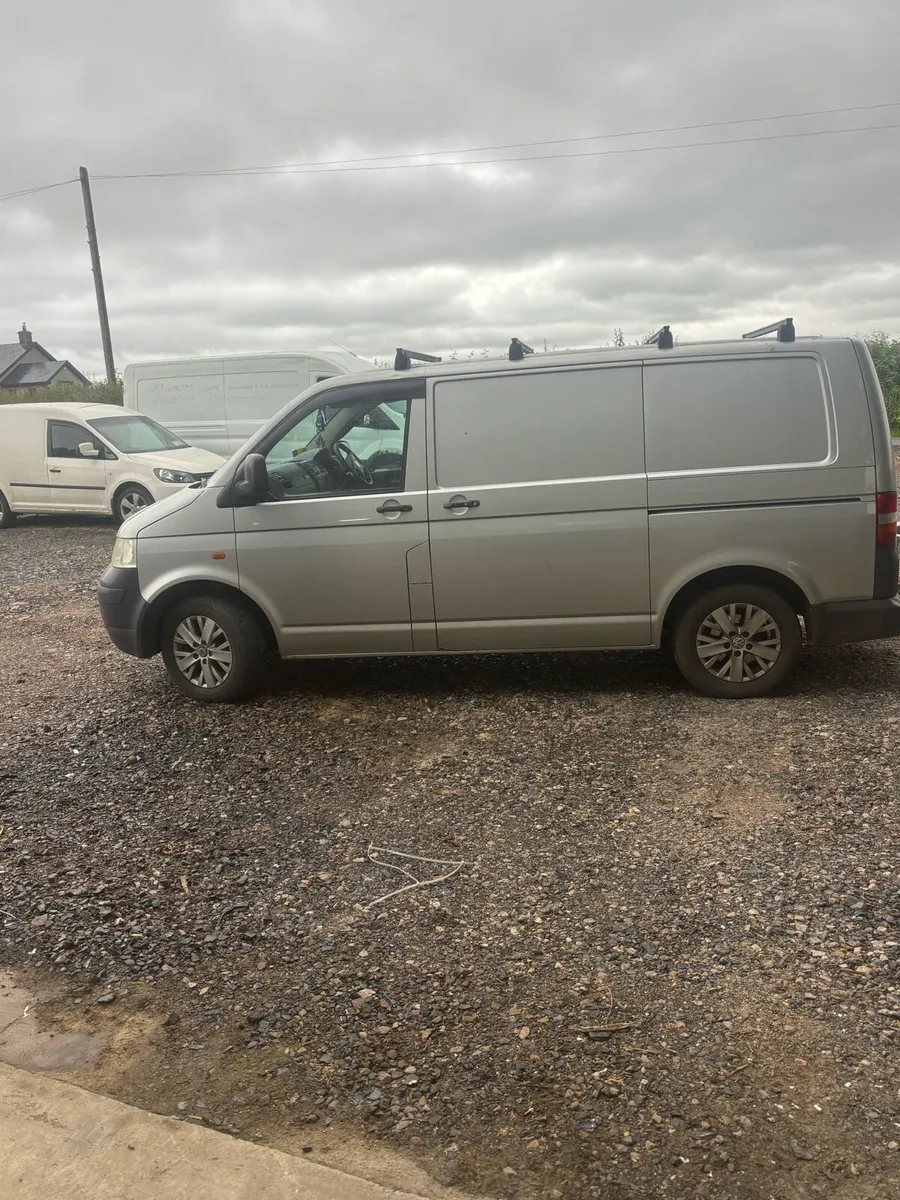 Volkswagen transporter 2.5 tdi - Image 2