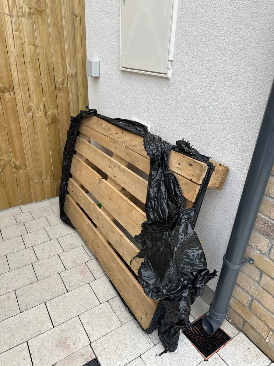 Free Wooden Pallet - Image 1