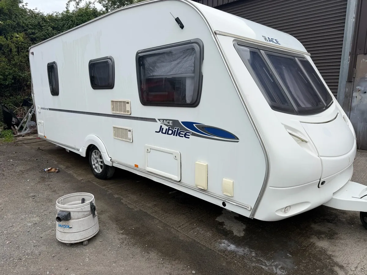 Caravan - Image 2