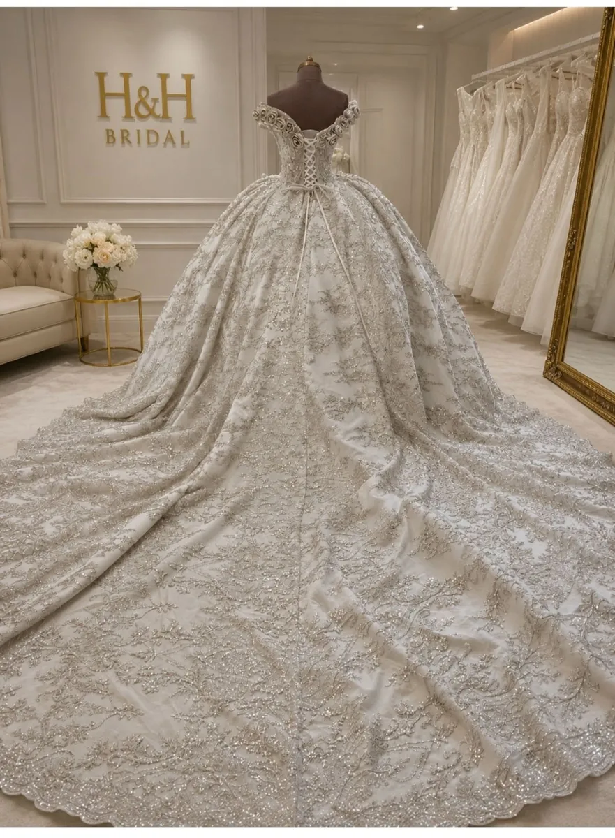 Wedding dress - Image 2