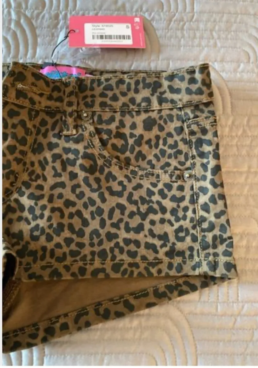 BNWT Edikted Leopard Printed Twill Micro Shorts - Image 4