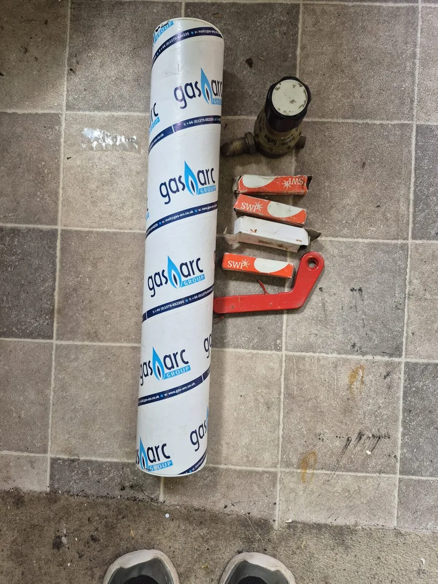 Acetylene & Oxygen cutting torch set - Image 1
