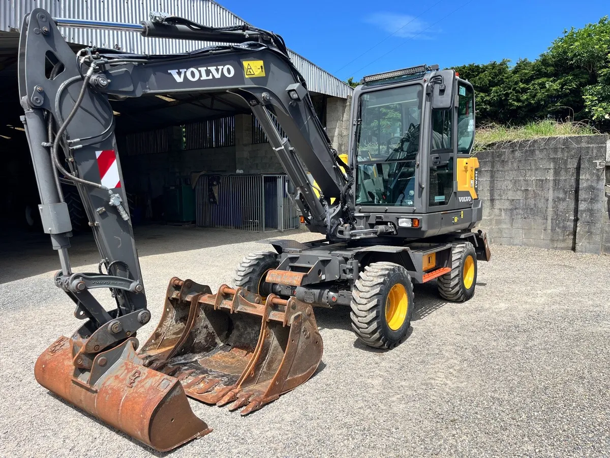 Volvo EW60E Rubber Duck - Image 1