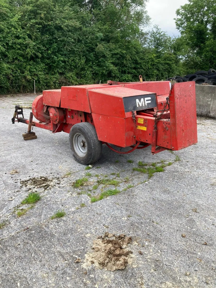 Massey Ferguson 124 Square Baler - Image 1
