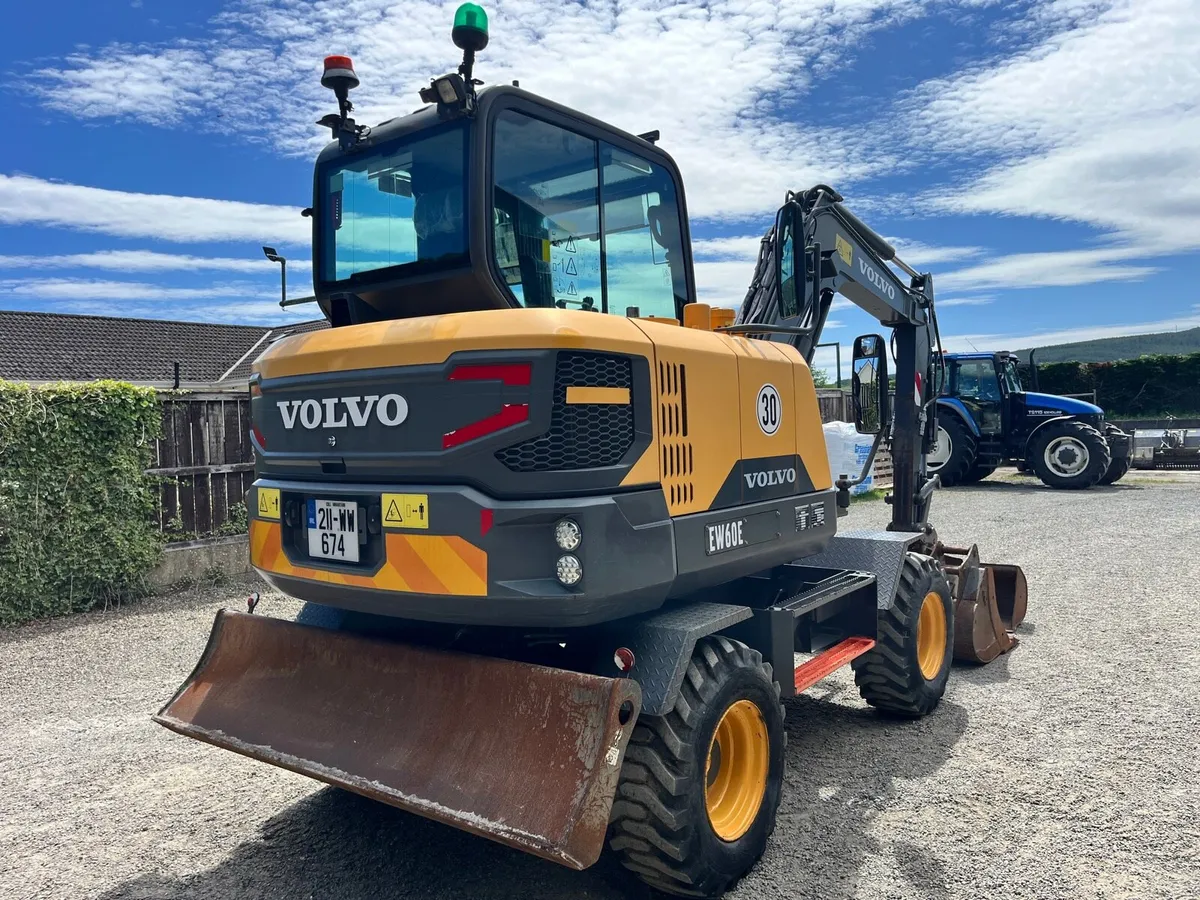 Volvo EW60E Rubber Duck - Image 4