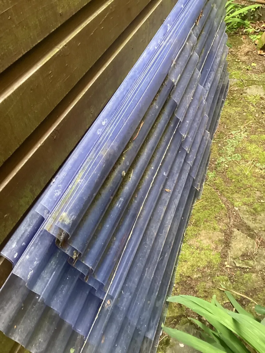 Corrugated, see through plastic sheeting - Image 1