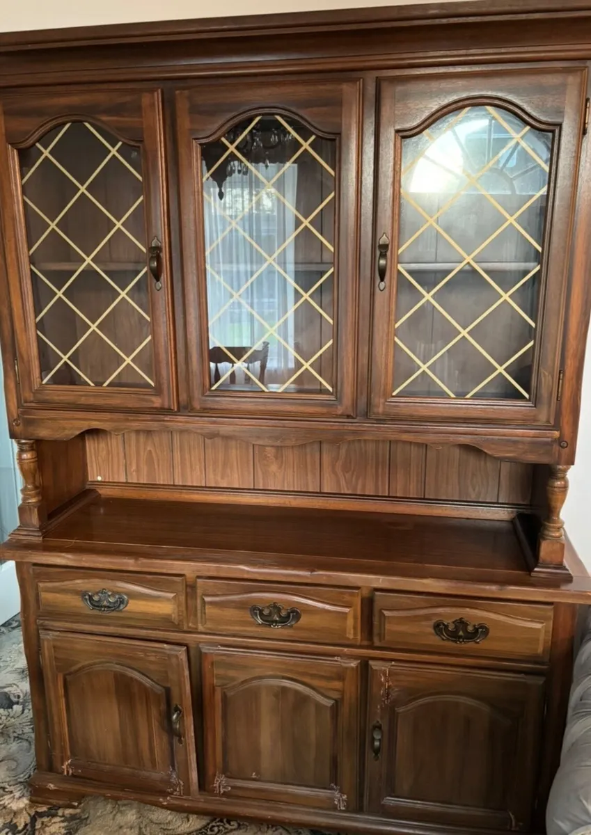 Table & chairs , 3,2,1  set Dining room cabinet . - Image 2