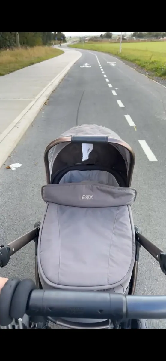 Pram - Image 1