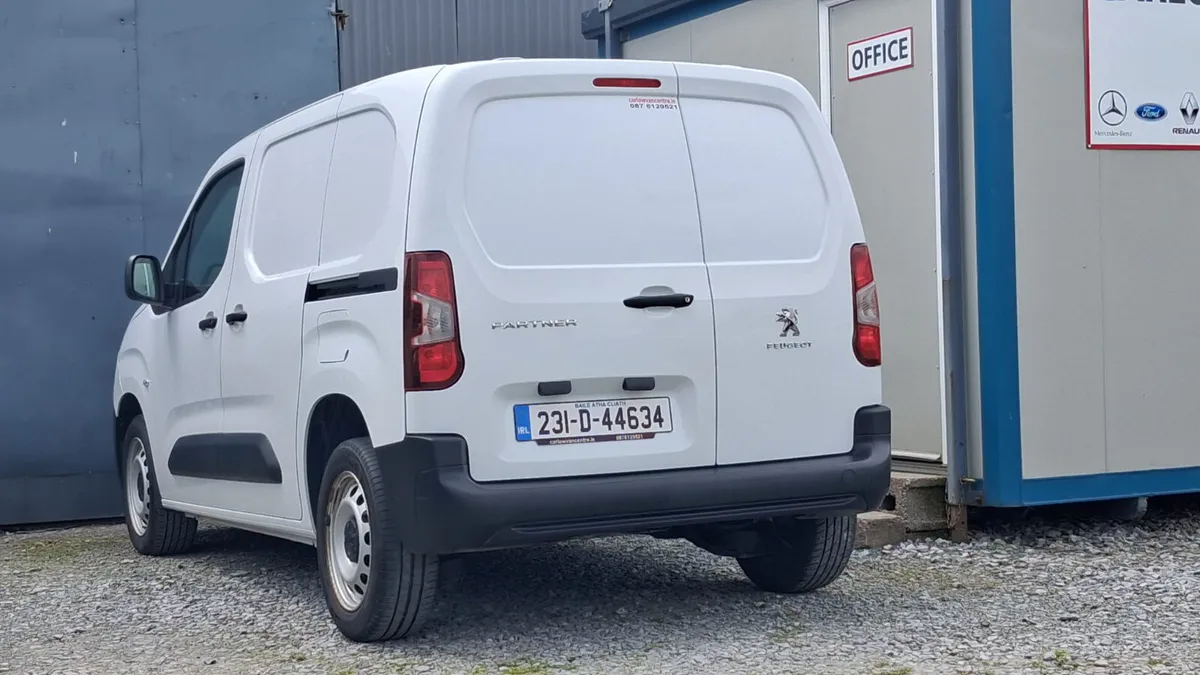 231 Peugeot Partner 1.5 blue hdi 100 Professional - Image 4