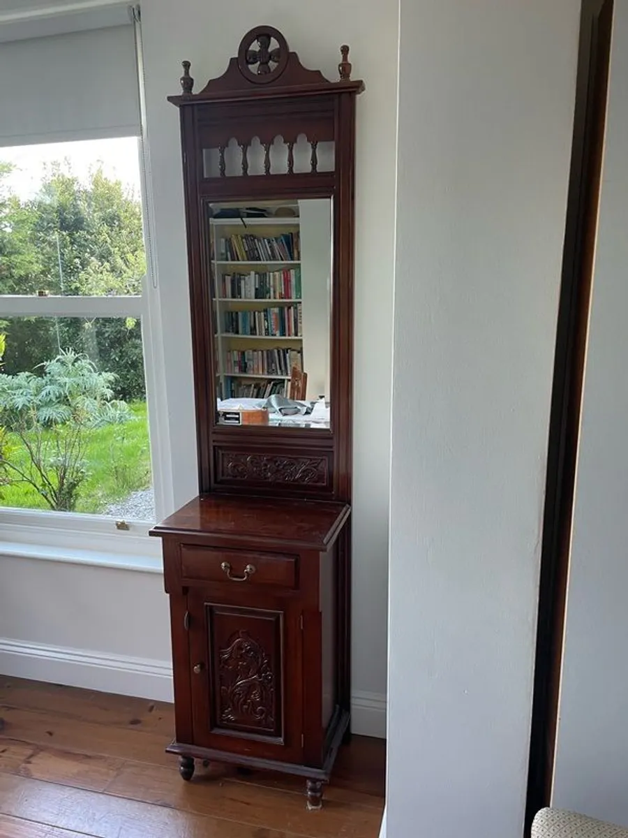 Hallway cabinet - Image 1