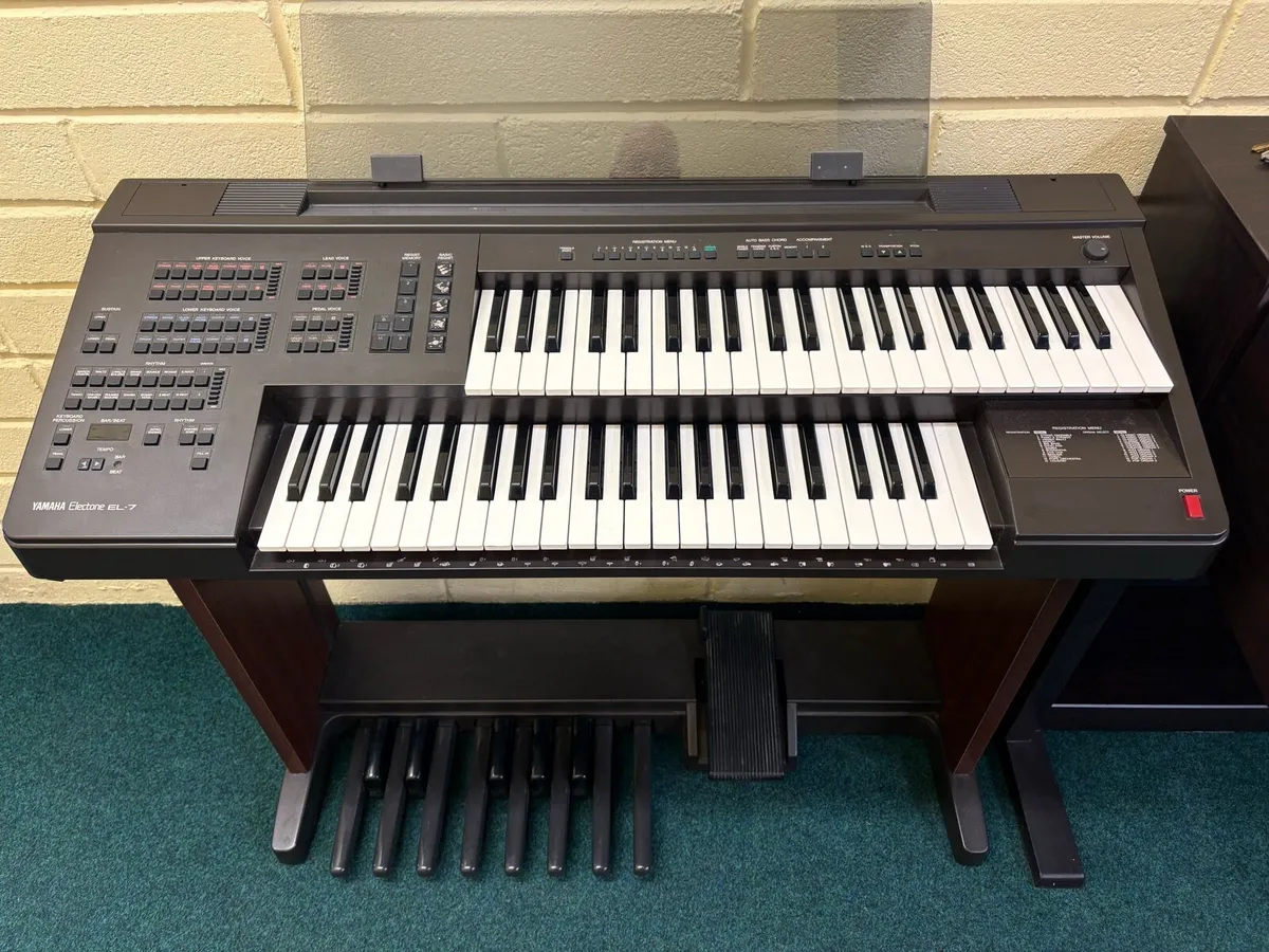 Electronic Organ - Image 1