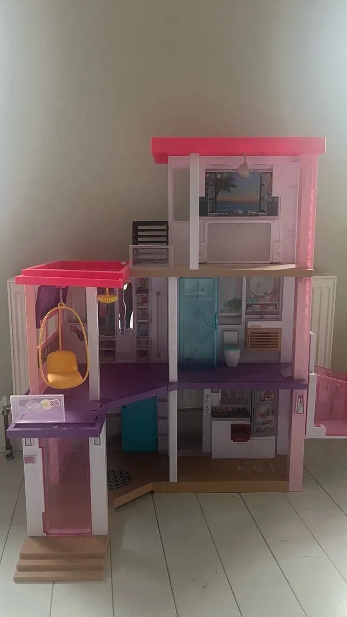 Barbie house - Image 2