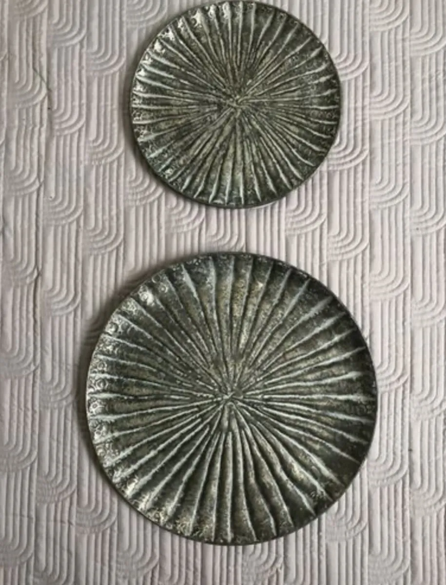 Decorative wall hanging plates - Image 2