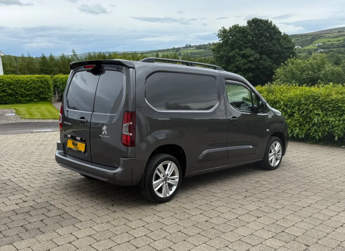 2021 Peugeot Partner Professional Plus NO VAT! - Image 4