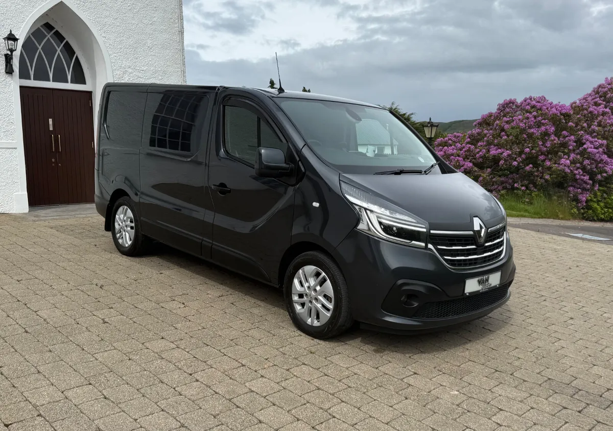 2021 (212Reg) Renault Trafic Sport Nav Automatic - Image 1