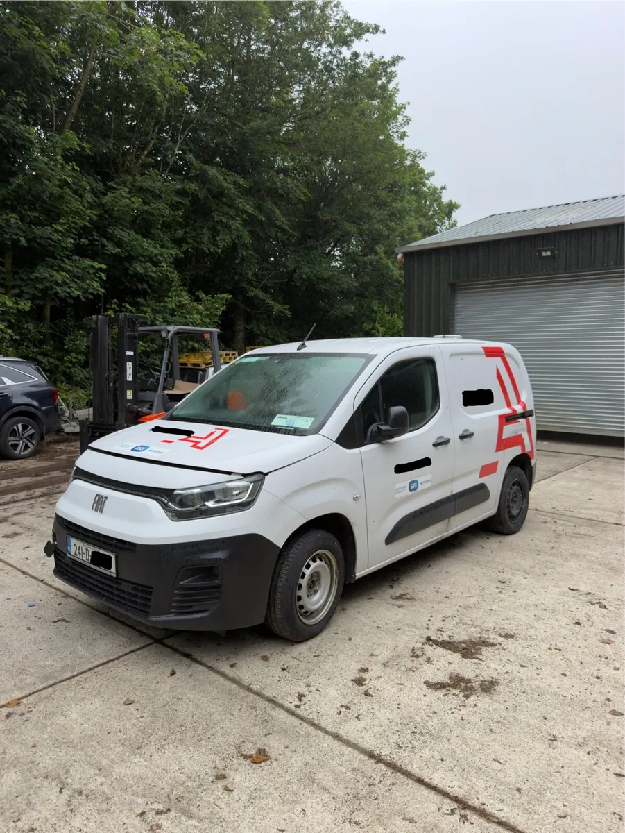 2024 Fiat Doblo - Image 1
