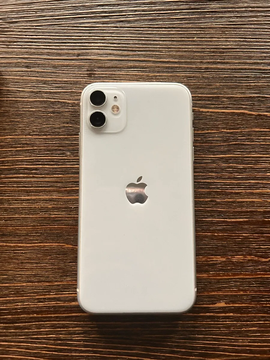 iPhone 11 white - Image 1