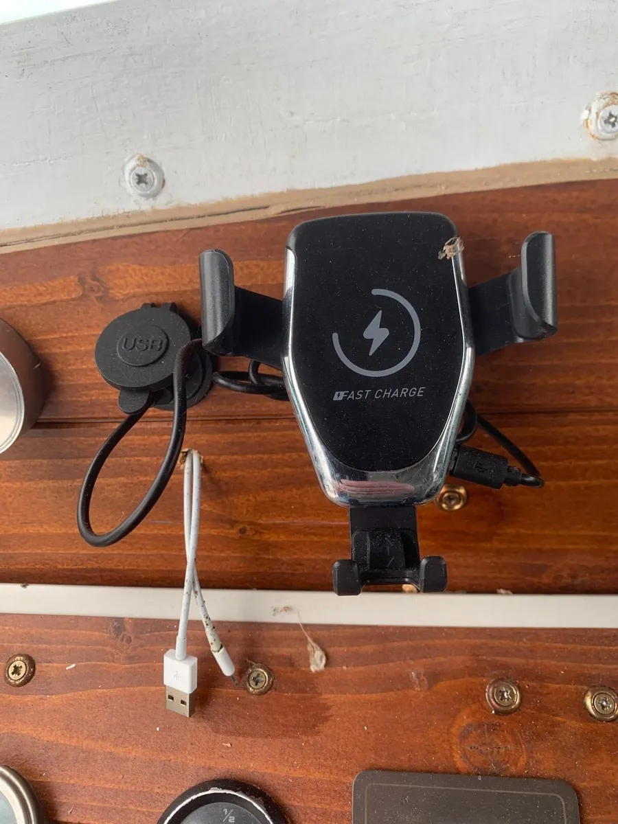 Elysian 27 Cruiser boat - Image 3