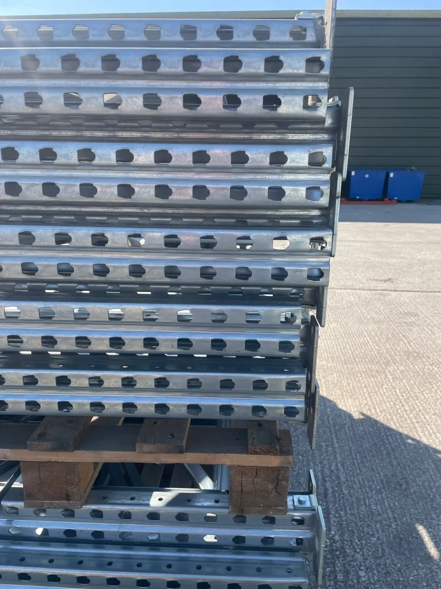 Pallet racking and workbench - Image 3