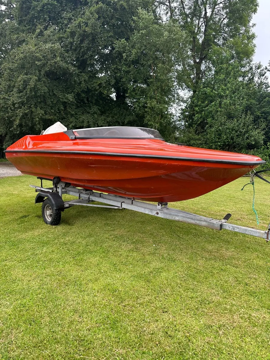 Shakespeare Speed Boat 14ft – Johnson 35hp - Image 1