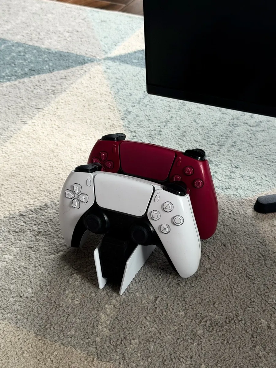 PS5 with 2 controllers and 30” gaming monitor - Image 3