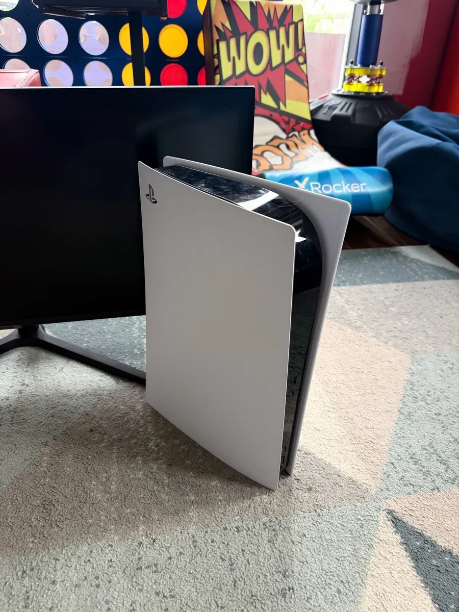 PS5 with 2 controllers and 30” gaming monitor - Image 4