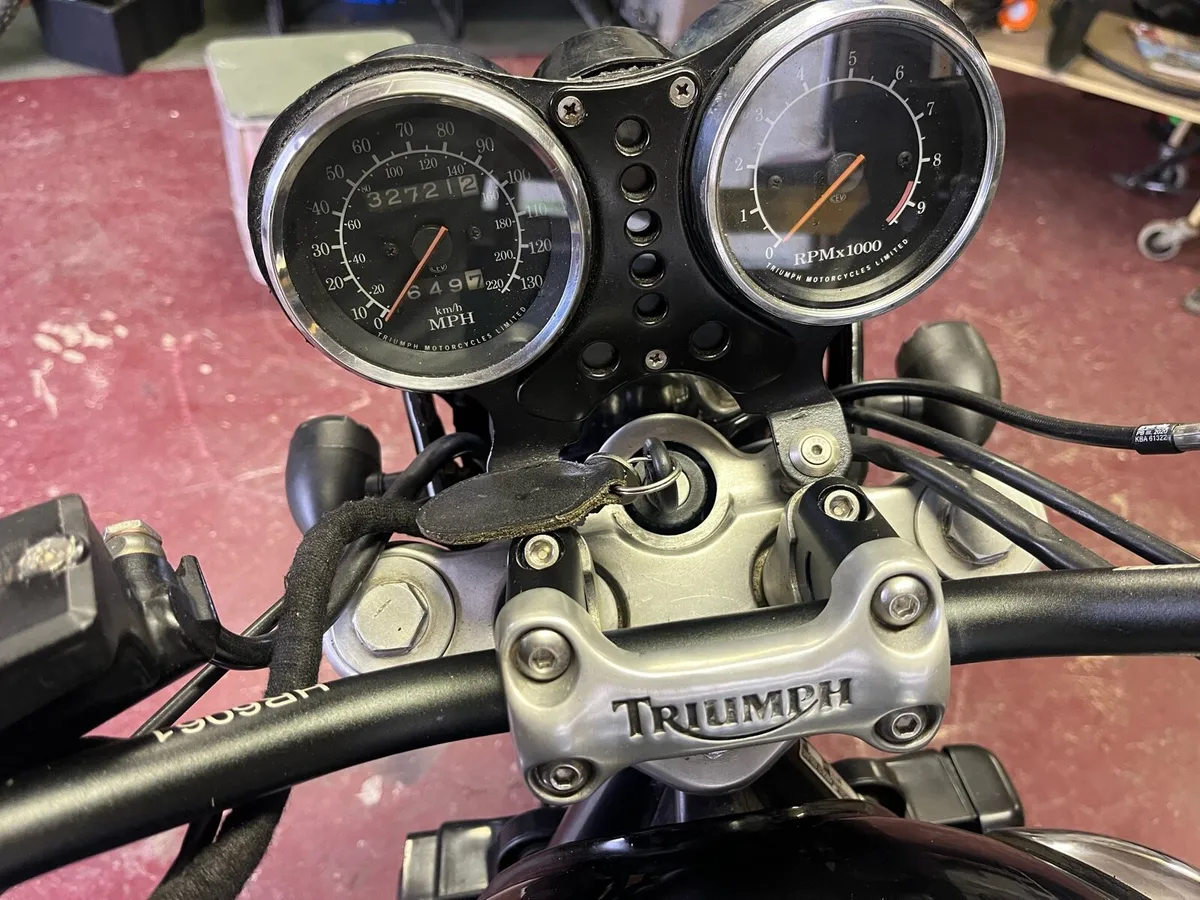 Vintage motorcycle - Image 3