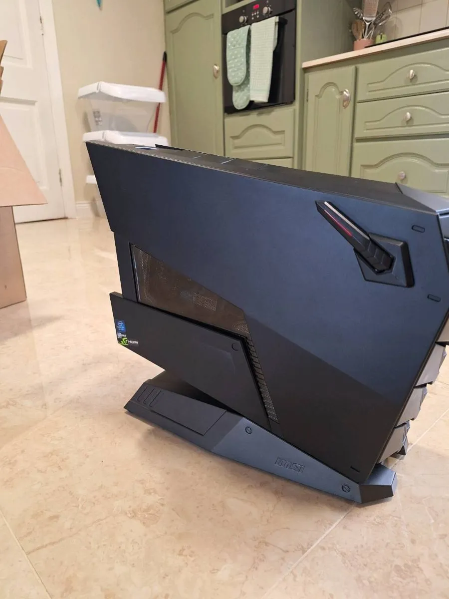 MSI Aegis 3 PC - Ben Q 24" Monitor - Image 3