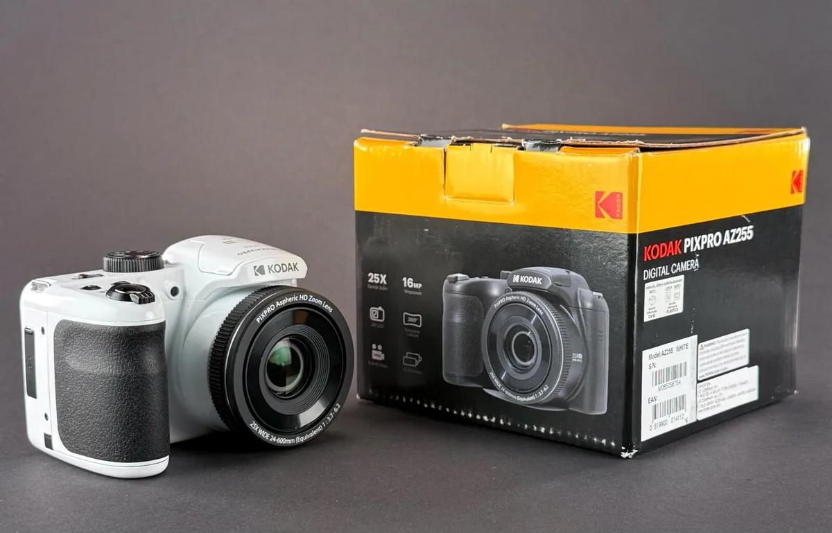 Kodak PIXPRO AZ255  bridge camera - Image 1